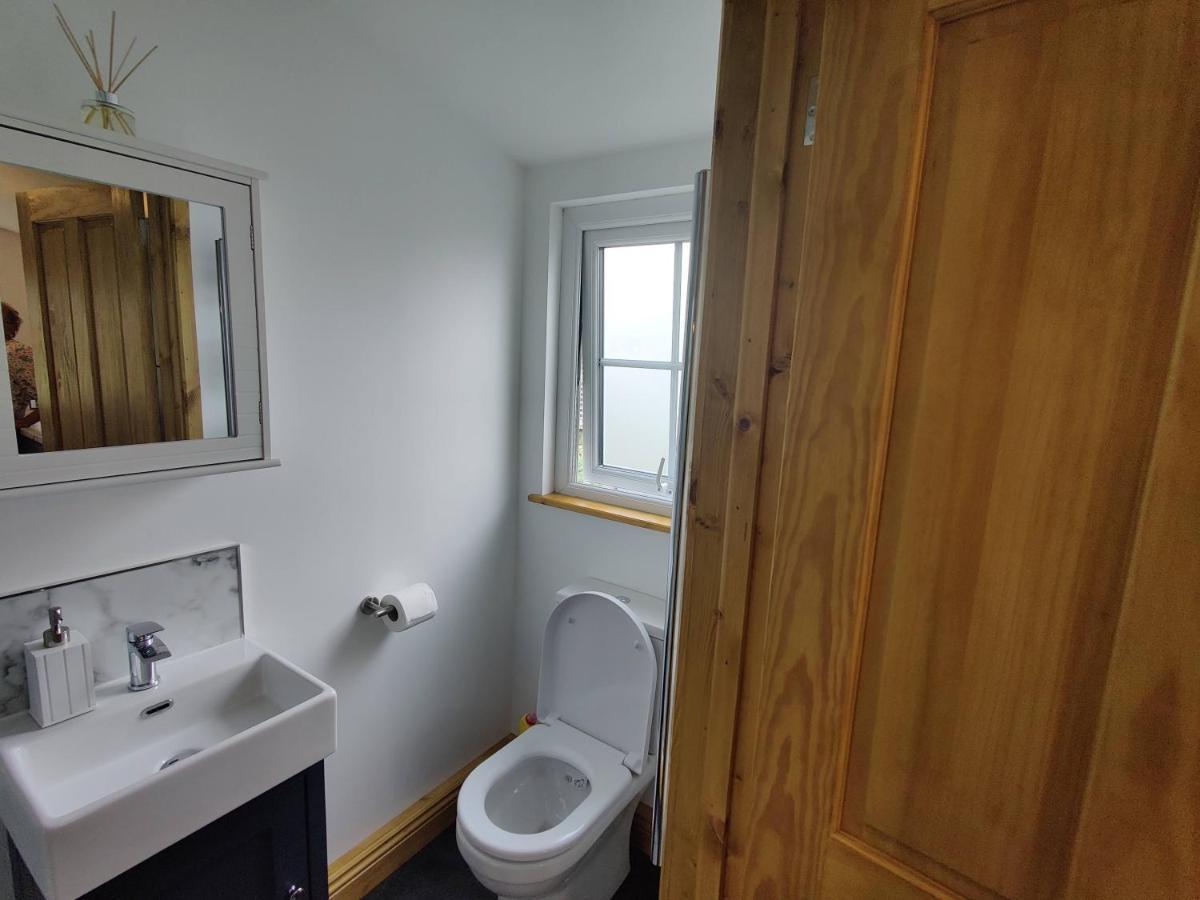 Bumble Bee Cabin Bootle  Bagian luar foto